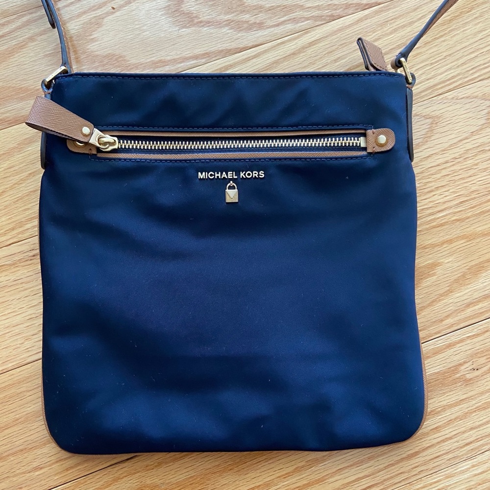 Michael Kors Crossbody Bag - Picture 2 of 8